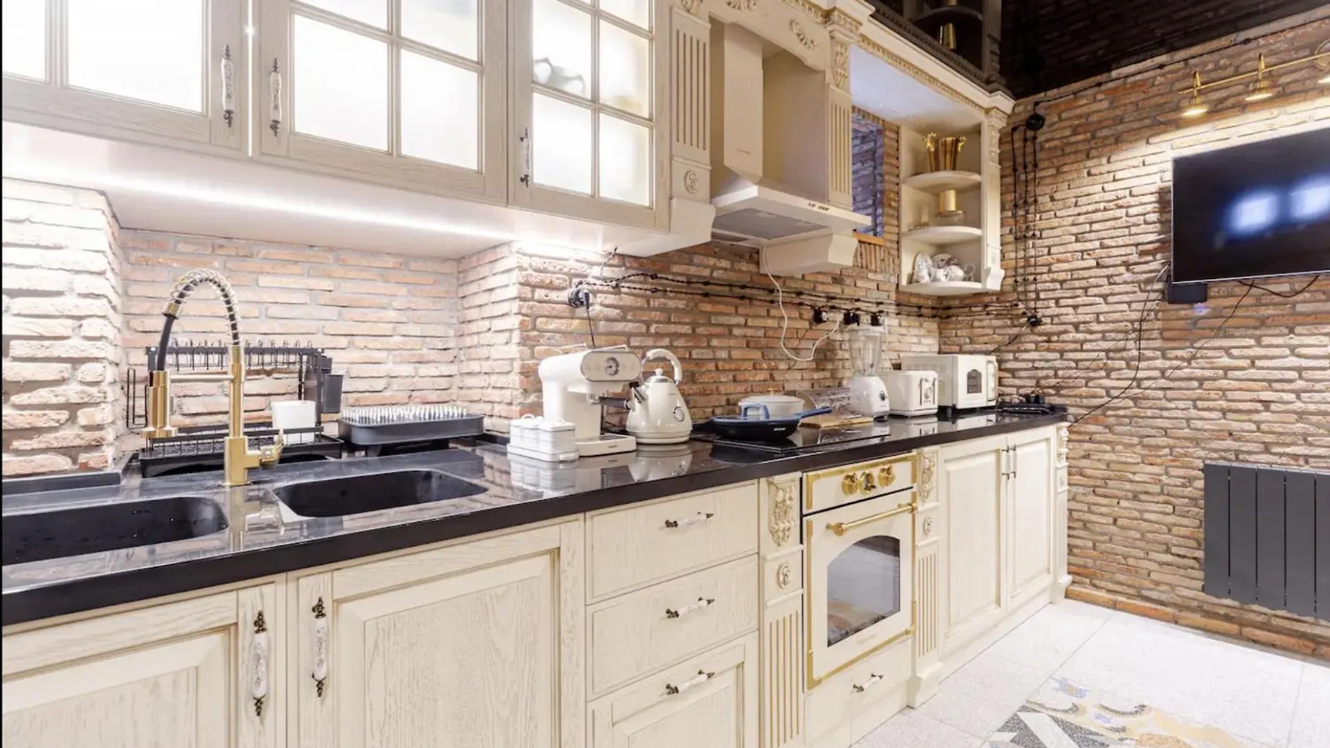Luxury Home In Old Tbilisi With Terrace